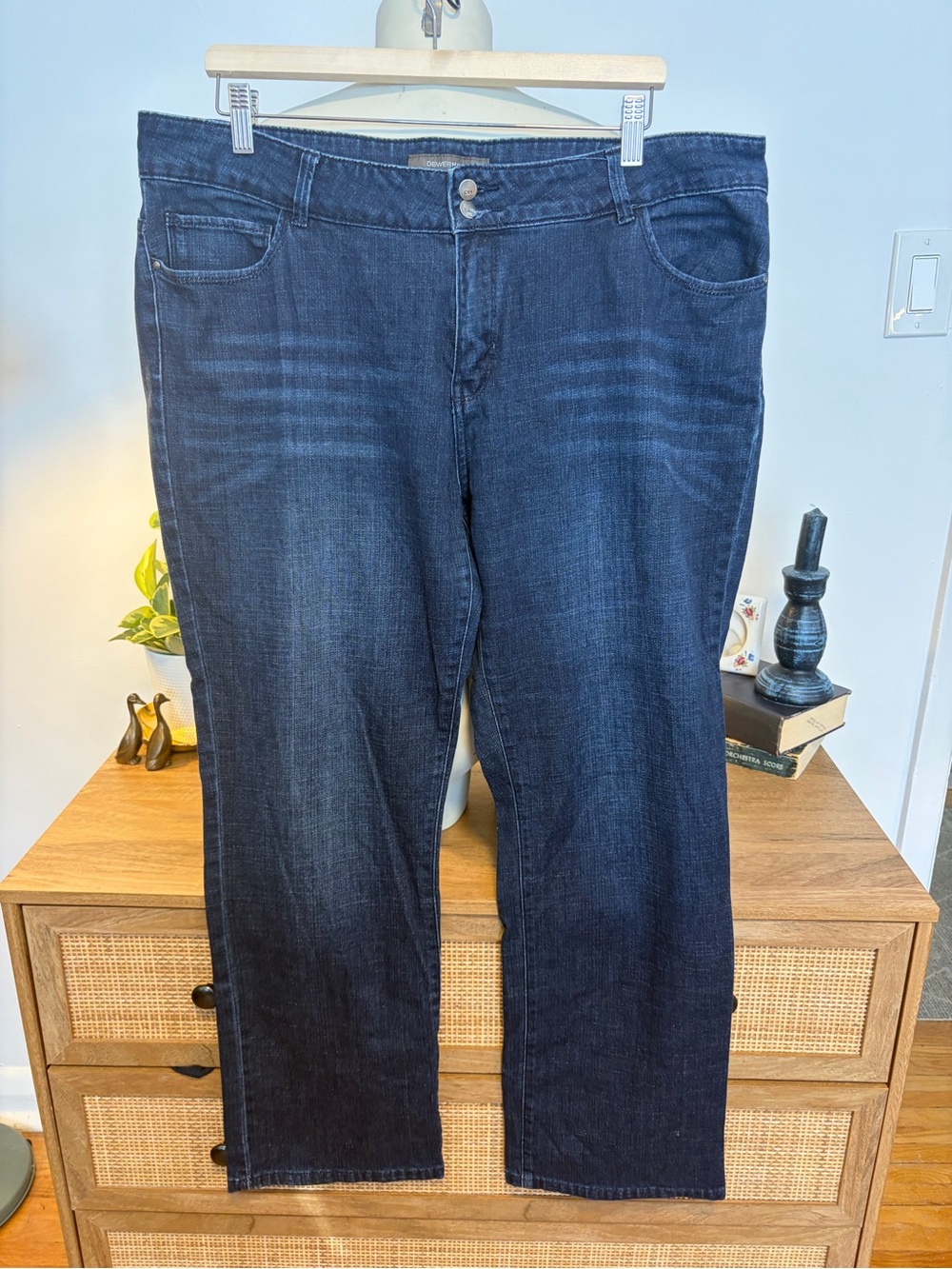 Denver Hayes Chloe Curvy Fit Straight Leg Dark Wash Jeans - Size 18x30